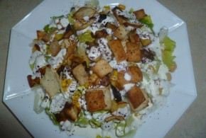 سلطة المقالي مع صلصة الزبادي